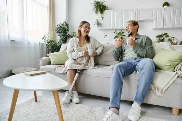 Friends enjoy a relaxed afternoon filled with laughter and conversation. — Stock Photo