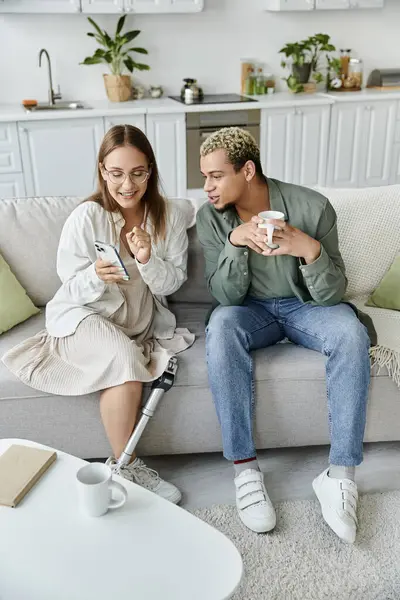 Two friends enjoying a joyful moment together indoors. — Stock Photo