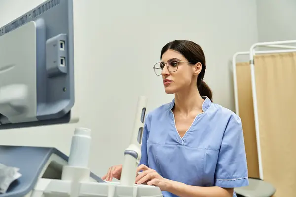Expert gynecologist reviews patient information at a contemporary clinic, ensuring female health. — Stock Photo