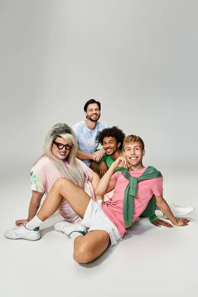 Five friends express their unique styles and joy in a colorful, supportive environment together. — Stock Photo