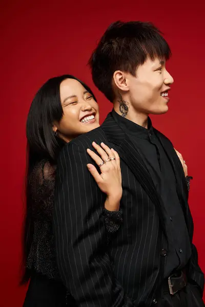 A stylish couple shares love and happiness in each others delightful company — Stock Photo