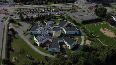 Quadcopter video alışılmadık bina Estonya