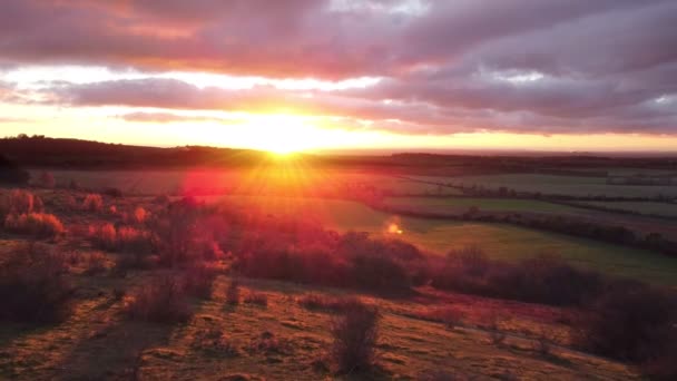 Drone Αεροφωτογραφία Που Δημιουργεί Εικόνα Της Υπαίθρου Στο Oxfordshire Ηλιοβασίλεμα — Αρχείο Βίντεο