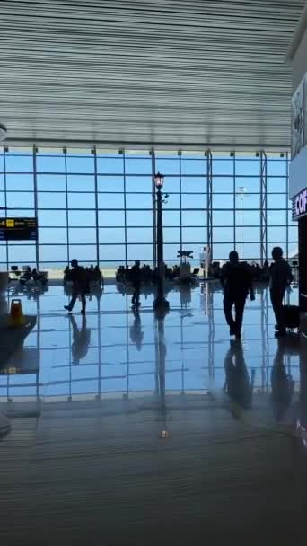 Interiör Terminalen Kliv Den Dynamiska Världen Modern Flygplats Terminal Där — Stockvideo