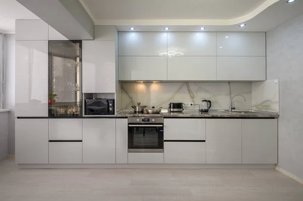 Interior Well Designed Modern Trendy White Kitchen Front View — 스톡 사진