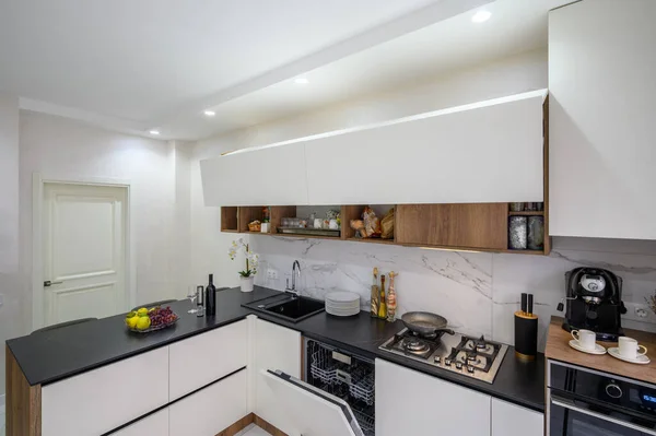 Grote Zwart Wit Moderne Luxe Keuken Interieur Uitzicht Hoek Sommige — Stockfoto