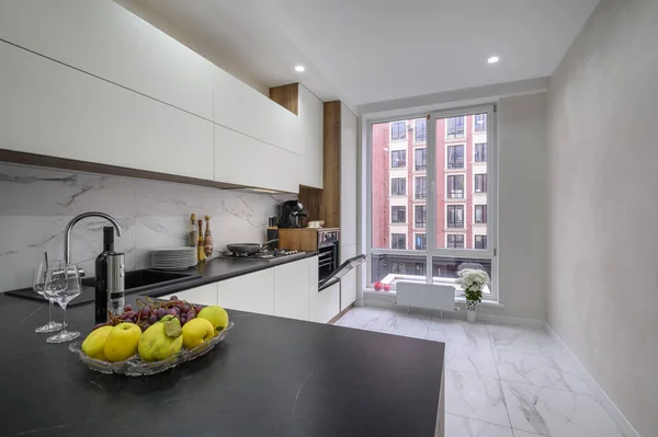 Zwart Wit Moderne Luxe Keuken Interieur Dicht Bij Werkblad Met — Stockfoto