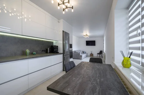 Luxurious Modern Trendy White Grey Kitchen Interior Renovation Granite Counter — ストック写真