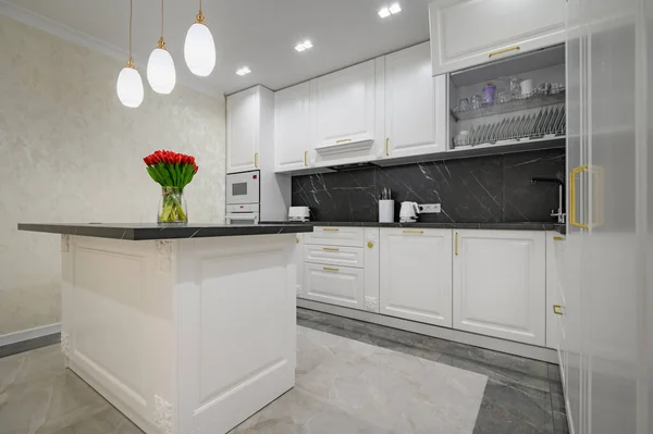 Luxury Large Modern Domestic Kitchen Furniture Island Black Marble Worktop — Foto de Stock