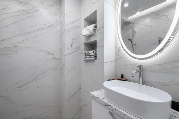 White Bathroom Interior Marble Tiles Walls Mirror — Stock Photo, Image