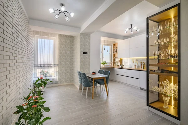 Sofistikované Bílé Studio Apartmán Kuchyní Která Určena Pro Kteří Milují — Stock fotografie