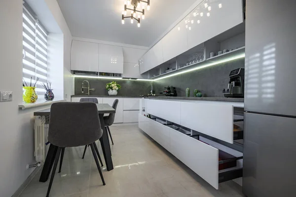 Luxurious Modern Trendy White Grey Kitchen Interior Renovation Granite Counter — Photo