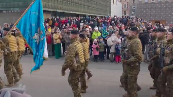 Listopada 2022 Roku Czołgi Nato Żołnierze Paradzie Wojskowej Rydze Łotwie — Wideo stockowe