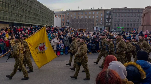 Noviembre 2022 Nato Tanks Soldiers Military Parade Riga Latvia Soldados —  Fotos de Stock