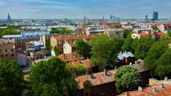 Рига Весенний Вид Сверху Город Латвия Крыши Здания Санни Дэй — стоковое фото