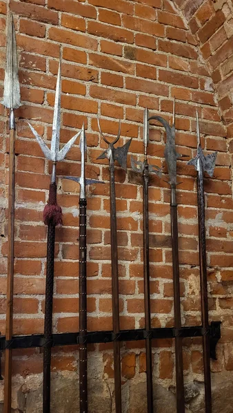 Vieilles Lances Antiques Sur Mur Briques Javelins Acérés Médiévaux Avec — Photo
