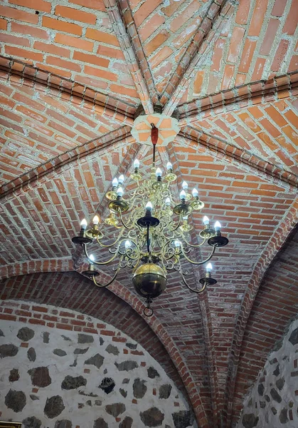 Starý Lustr Staré Vnitřní Věži Hradu Trakai Ročník Lampy Visící — Stock fotografie