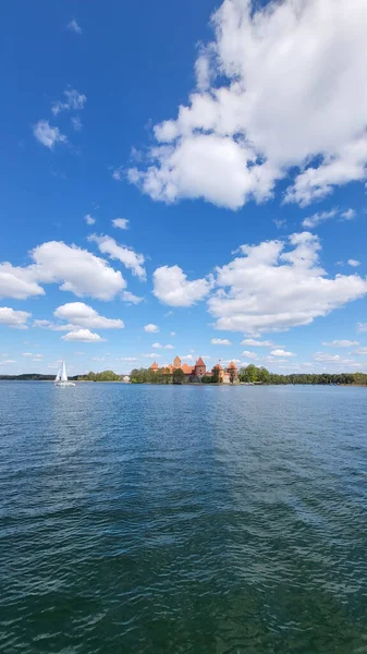 Galve Gölü Nde Bulunan Trakai Ortaçağ Gotik Adası Kalesi Litvanya — Stok fotoğraf