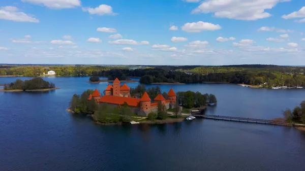 Castillo Medieval Isla Gótica Trakai Situado Lago Galve Aerial Shot — Foto de Stock