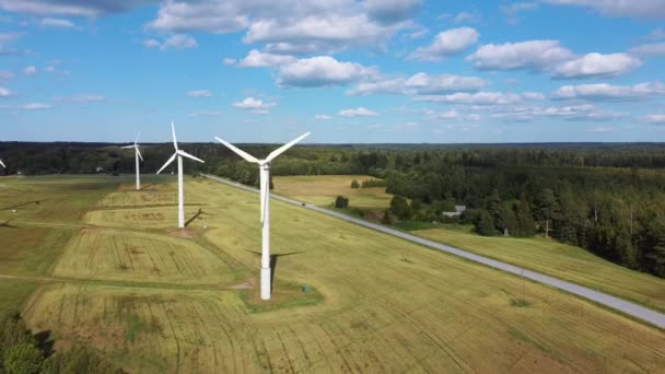 Воздушный Вид Ветряную Ферму Парк Ветряных Электростанций Мощными Ветряными Турбинами — стоковое видео