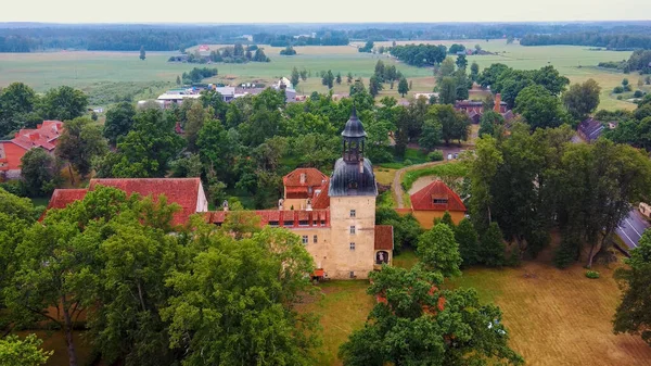 Středověký Hrad Lielstraupe Vesnici Straupe Vidzeme Severním Lotyšsku Letecký Dron — Stock fotografie
