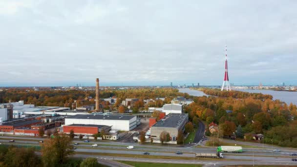Paisaje Otoñal Riga Letonia Vista Desde Owerdaugava Puente Dienvidu Puente — Vídeos de Stock