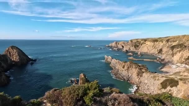 Praia Almograve Com Pedras Basalto Negro Costa Alentejana Portugal Nas — Vídeo de Stock