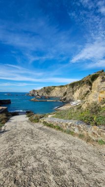 Cabo Sardo. Almograve ve Zambujeira do Mar arasında Alentejo sahilinin en batı noktasıdır.