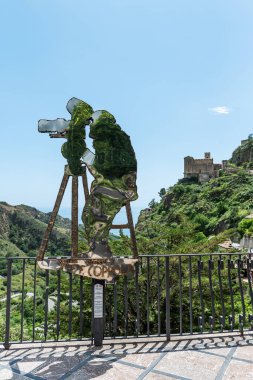 Savoca, Sicilya, İtalya, 17 Mayıs 2023. - F.F. 'e adanmış heykel. Coppola, Üstat Nino Ucchino tarafından yaratıldı.
