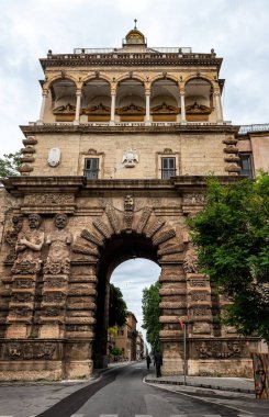 Porto Nuovo 'nun Palermo, Sicilya, İtalya kapısı.