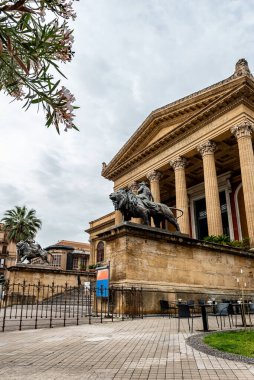 Tiyatro Massimo, Opera Binası. Palermo 'da ünlü tiyatro mimarisi, Avrupa' da Sicilya