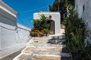 Yunanistan 'ın Rodos kentindeki Lindos kasabasının güzel ortaçağ mimarisi.