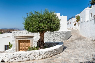 Yunanistan 'ın Rodos kentindeki Lindos kasabasının güzel ortaçağ mimarisi.