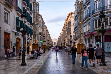 11 Ekim 2024, Malaga, İspanya - Marques de Larios Caddesi, Malaga şehrinin ana caddesi