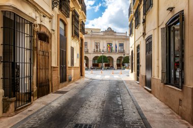 Ronda, İspanya - 11 Kasım 2024: Ronda, İspanya 'da Dar Sokak 