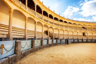 Ronda 'daki Bullring, İspanya' nın en eski ve en ünlü boğa güreşi arenalarından biri, 1785 'te inşa edildi.