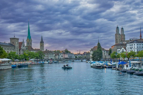 Zurich Twilight Cityscape Dan Sungai Limmat Pusat Kota Zurich Swiss — Stok Foto