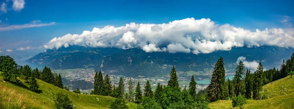 Panorama Cidade Interlaken Com Vista Para Lago Thun Brienz Suíça — Fotografia de Stock