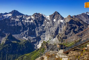 Schlithorn dağından Jungfrau İsviçre Alpleri ve buzulları