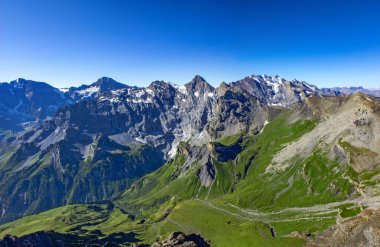 Schlithorn dağından Jungfrau İsviçre Alpleri ve buzulları