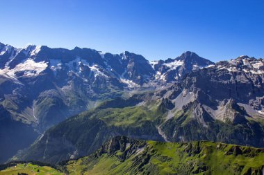 Schlithorn dağından Jungfrau İsviçre Alpleri ve buzulları