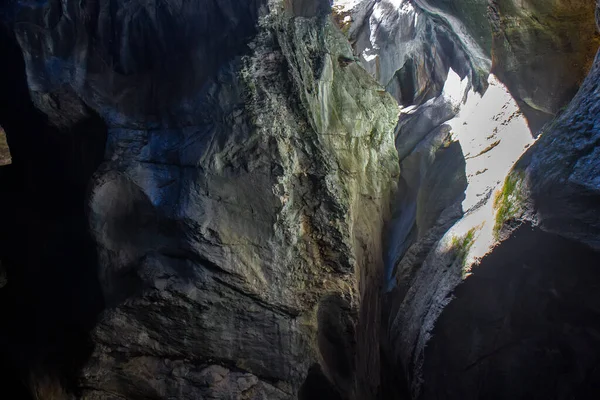 トルメルバッハの滝 ラウターブルネン スイス ヨーロッパ最大の地下の滝 — ストック写真