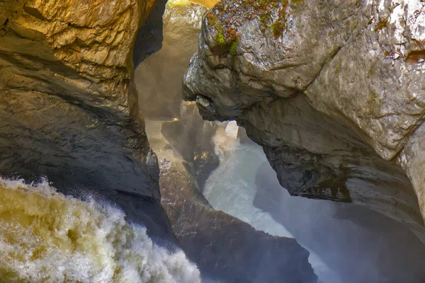 特鲁姆梅尔巴赫瀑布 劳特布鲁南 欧洲最大的地下水瀑布 — 图库照片