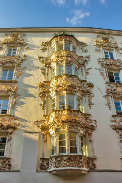 Вид Знаменитый Фасад Здания Инсбруке Австрия — стоковое фото