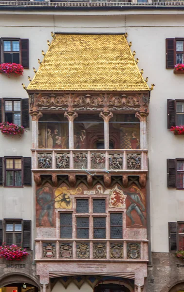 Pohled Slavnou Zlatou Střechu Innsbrucku Rakousko — Stock fotografie