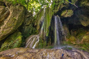 Doğu Sırbistan 'da Şelale ve Majdanpek yakınlarında tufa kireç taşları