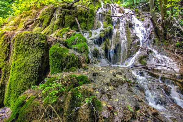 Cachoeira Leste Sérvia Com Pedras Calcárias Tufa Perto Majdanpek — Fotografia de Stock