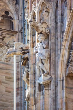 Milano Katedrali 'nin dışı. Lombardiya, İtalya. St. Mary' nin doğuşuna adanmış.