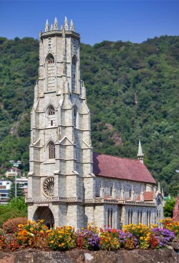 Fribourg Katedrali, İsviçre 'nin Fribourg şehrinde yer alan bir katedraldir. model