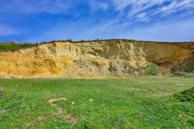 Kazılmış bir arazide kum ocağı - panorama